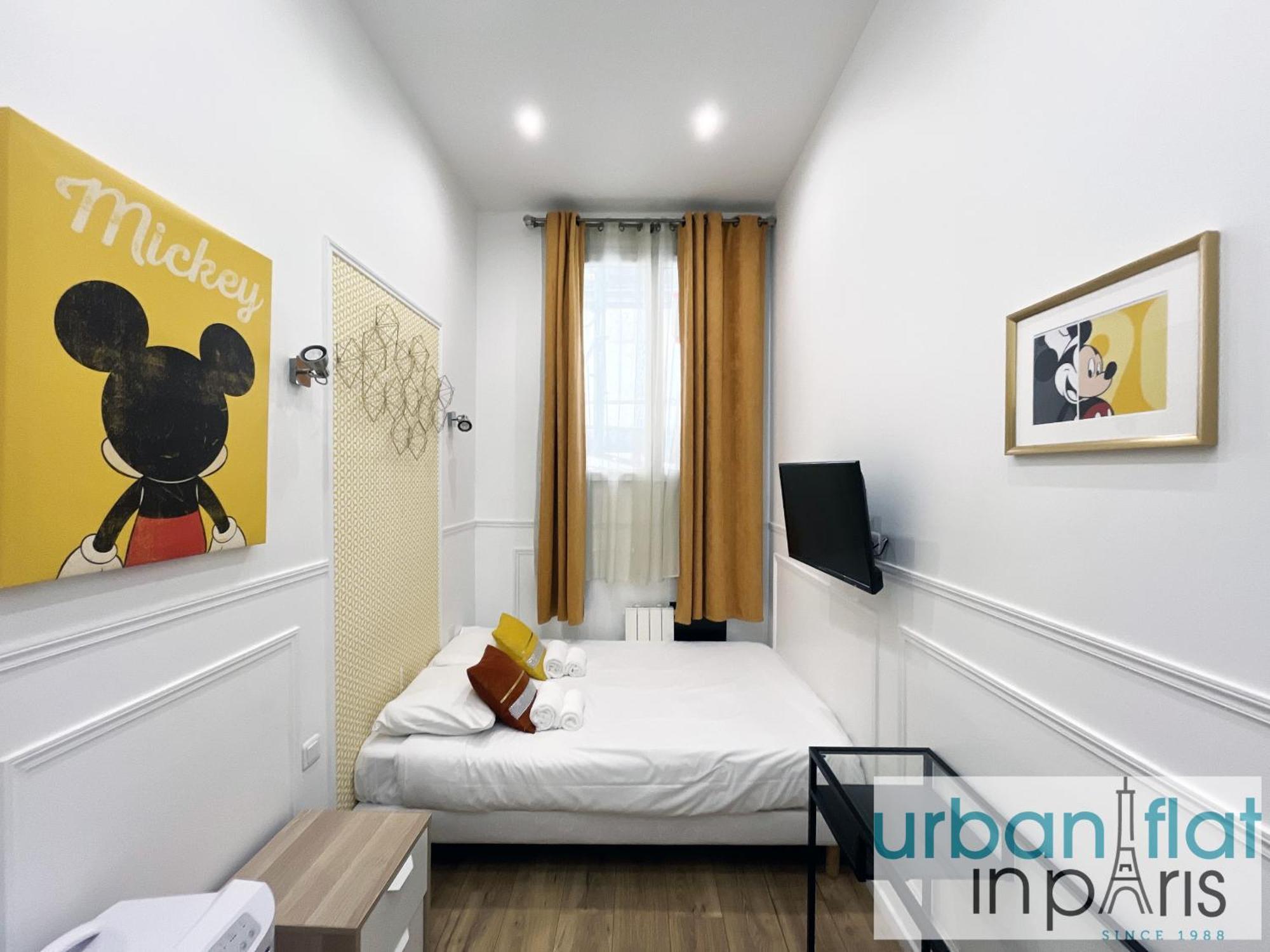 72 - Mermoz Mickey Mouse Paris Eksteriør bilde