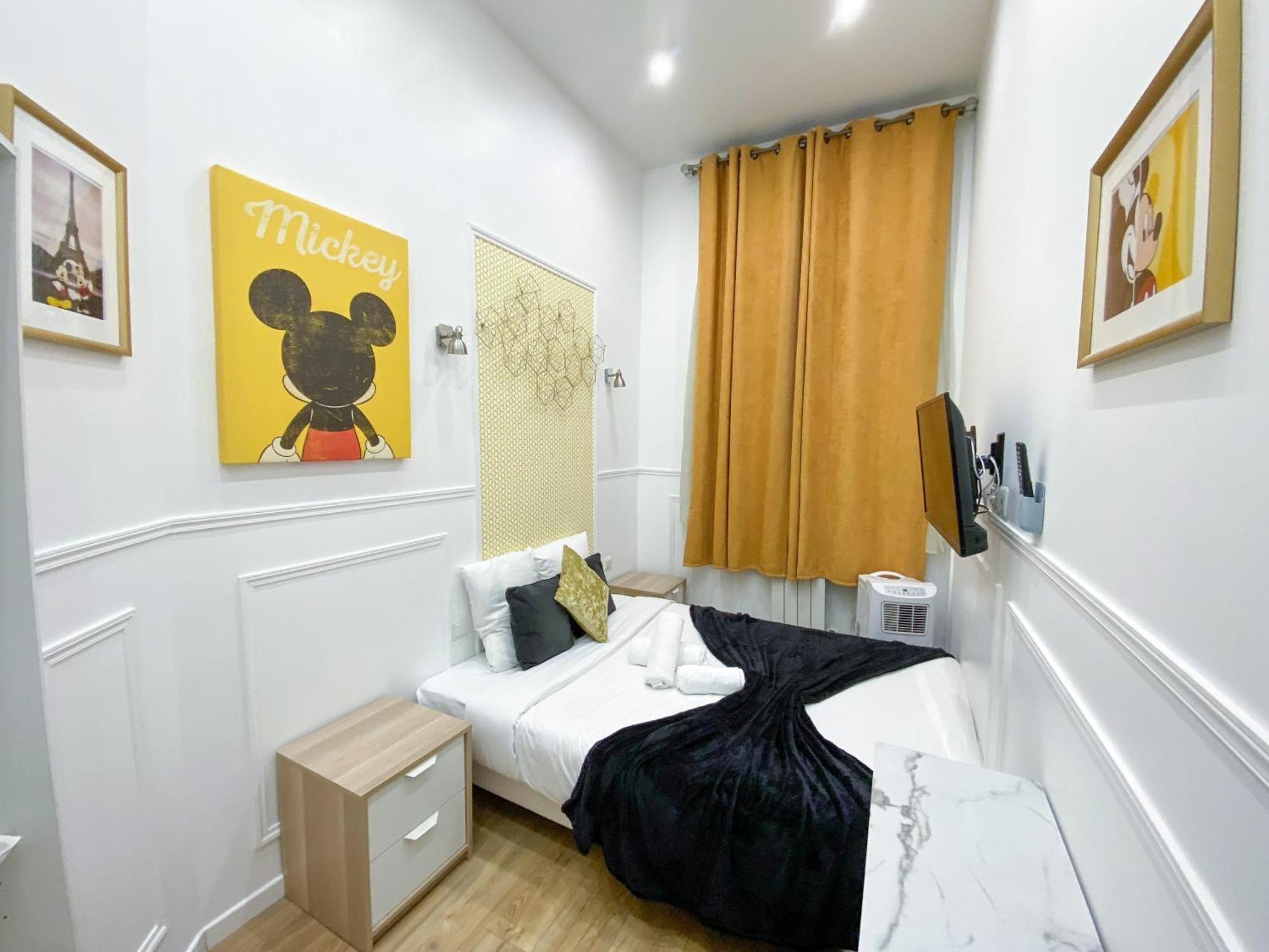 72 - Mermoz Mickey Mouse Paris Eksteriør bilde