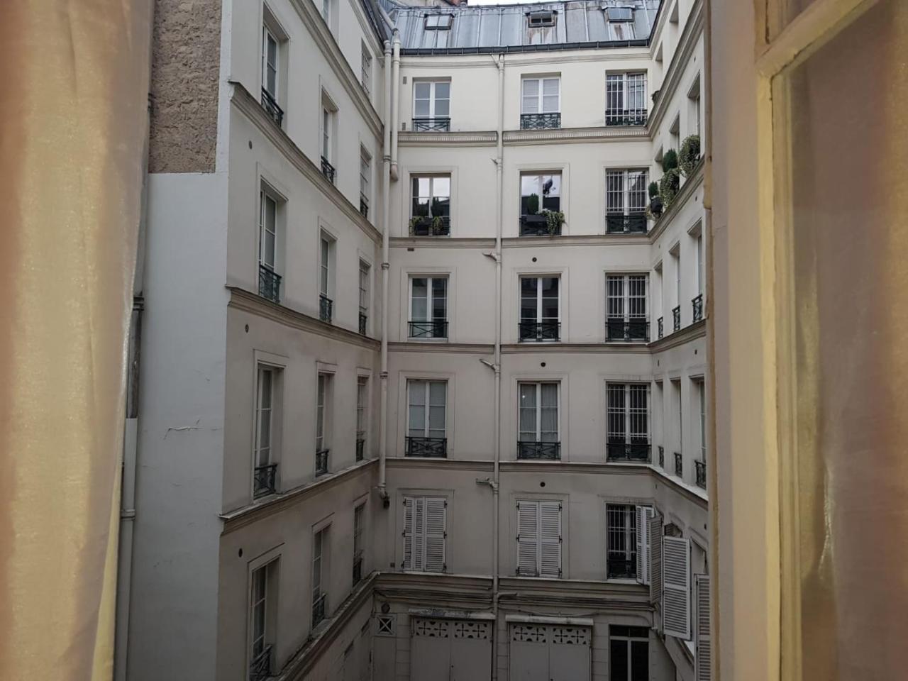 72 - Mermoz Mickey Mouse Paris Eksteriør bilde